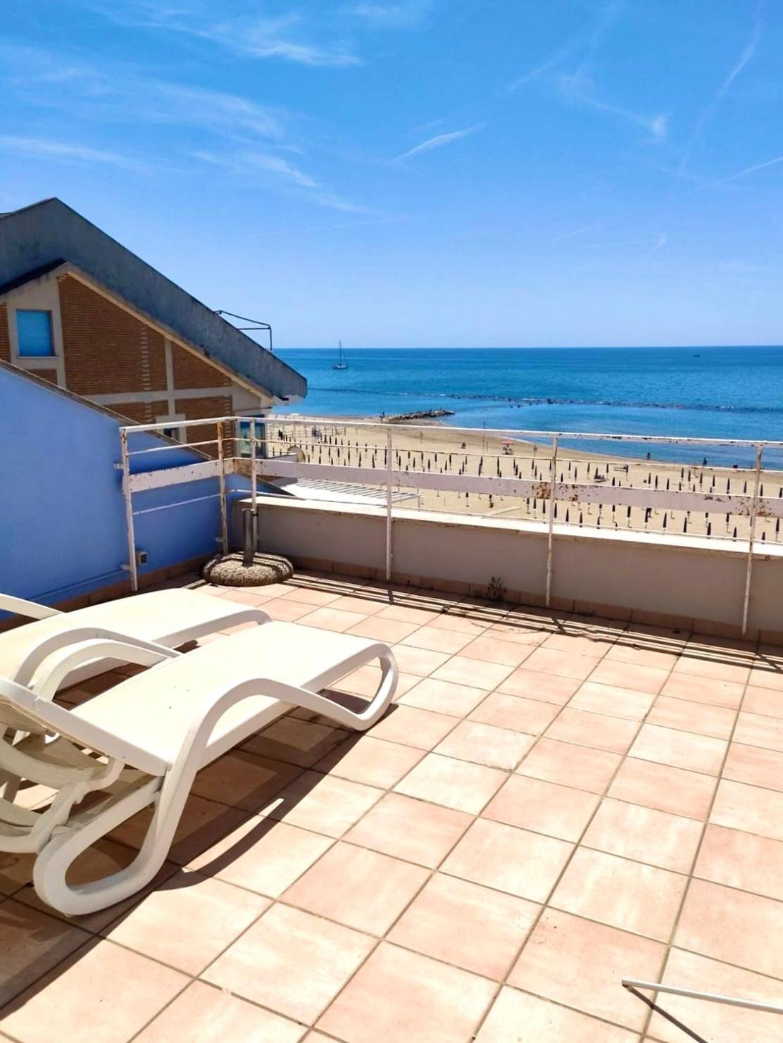 Sinfonia Del Mare Apartment Nettuno Exterior foto